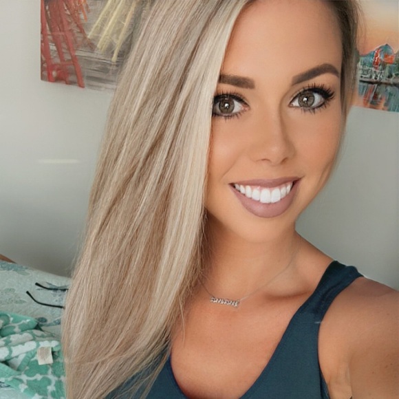 Meet your Posher, Kaitlin - Picture 1 of 1